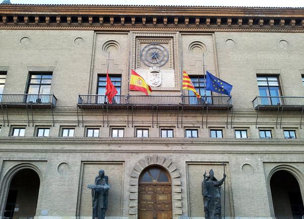 El Ayuntamiento de Zaragoza abre sus puertas